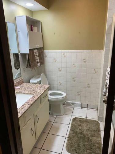 Cheerful 4 Br/2 Baths Between Evansville/ Newburgh