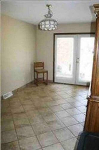 Cheerful 4 Br/2 Baths Between Evansville/ Newburgh