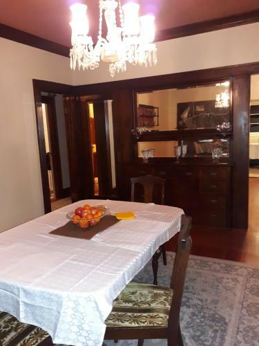 Bed & Breakfast Harriott House: The Winter Room