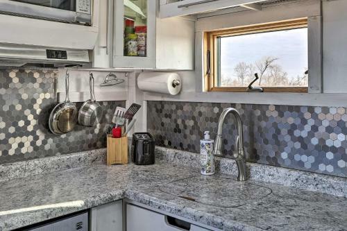 Apartamento Dreamy Tiny Home, Steps From Missouri River!