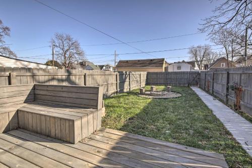 Sunny Duplex With Fire Pit, 2 Mi To Dtwn Indy