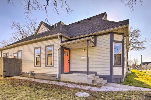 Sunny Duplex With Fire Pit, 2 Mi To Dtwn Indy