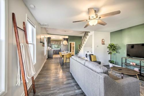 Sunny Duplex With Fire Pit, 2 Mi To Dtwn Indy