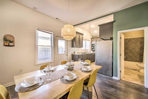 Sunny Duplex With Fire Pit, 2 Mi To Dtwn Indy