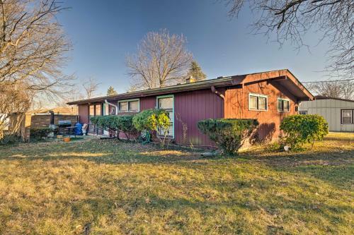 Mid-century Modern Escape - 8 Mi To Downtown!