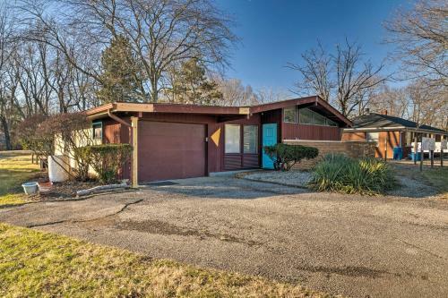 Mid-century Modern Escape - 8 Mi To Downtown!