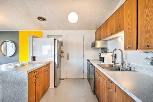 Mid-century Modern Escape - 8 Mi To Downtown!