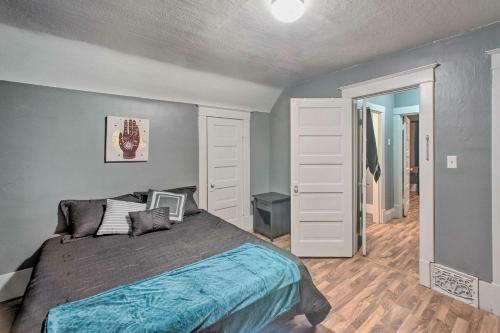 Pet-friendly Cedar Rapids Home, 1 Mi To Dtwn!