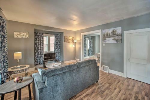 Pet-friendly Cedar Rapids Home, 1 Mi To Dtwn!
