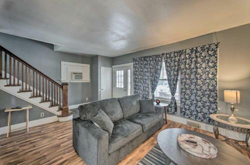 Pet-friendly Cedar Rapids Home, 1 Mi To Dtwn!