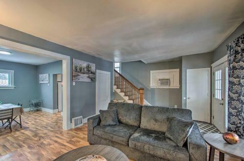 Pet-friendly Cedar Rapids Home, 1 Mi To Dtwn!