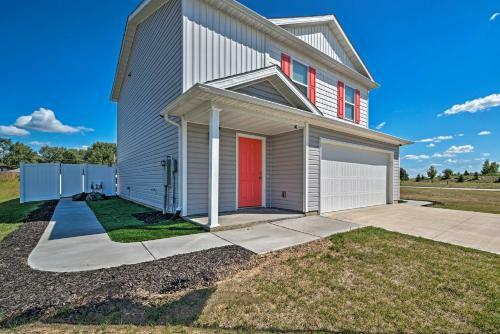 Dewitt Home With Patio, Fire Pit, And Gas Grill!