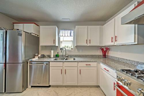 Dewitt Home With Patio, Fire Pit, And Gas Grill!