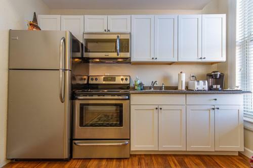 Updated Historic Apartment In Downtown Dubuque