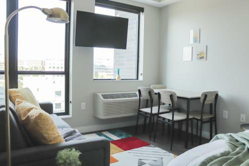 Premiere Sculpture Park Apartments