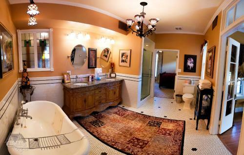 Bed & Breakfast Chocolate Mansion