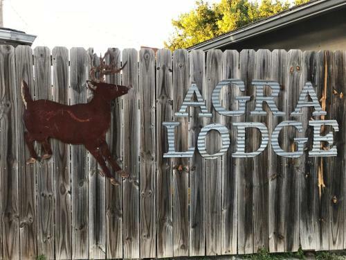 Villa Lodge 545 Complete Large Brick House Fully Furnished