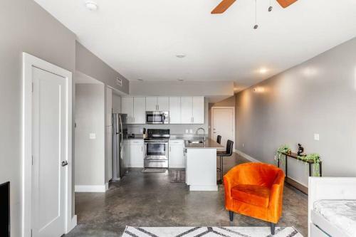 Apartamento ?best 2bdr Loft! Restaurant Attached? Walk To Mass