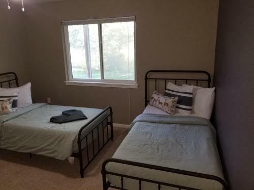 Villa Completebnb Presents Mkn1213n, Stunning 3br 2bath Townhouse