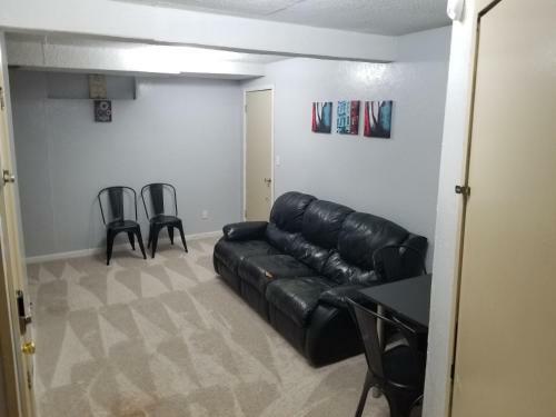 Villa Completebnb Presents Mkt718, Epigrammatic 2br 1 Bath Lower Unit