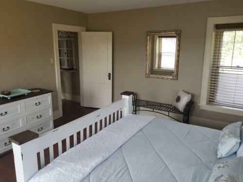 Complete Bnb Presents Mkr1599, Historic Rosencutter House
