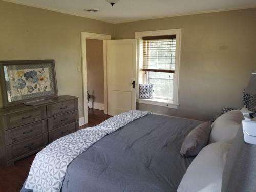 Complete Bnb Presents Mkr1599, Historic Rosencutter House