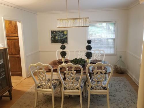 Complete Bnb Presents Tkw3121, Marvelous Upscale 3br, 2bath Home