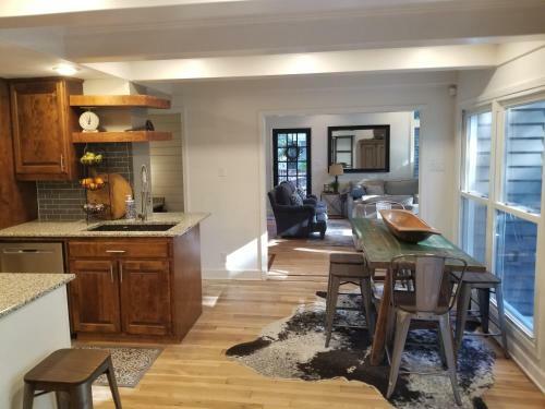 Complete Bnb Presents Tkw3121, Marvelous Upscale 3br, 2bath Home