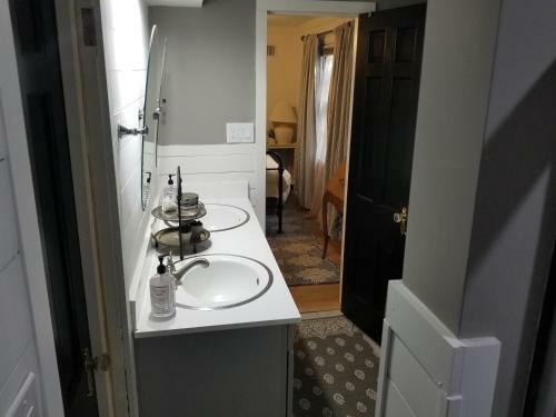Complete Bnb Presents Tkw3121, Marvelous Upscale 3br, 2bath Home