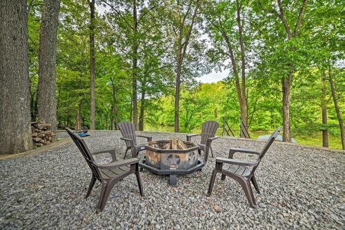 Lake Barkley Home Private Dock, Kayaks, Fire Pit
