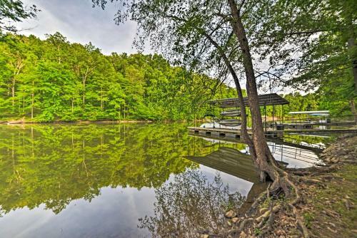 Lake Barkley Home Private Dock, Kayaks, Fire Pit