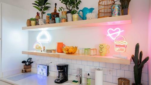 Apartamento Pickle Factory Neon Lights Studio