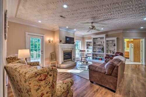 Luxe Lake Cumberland Retreat With Decks On 1 Acre!