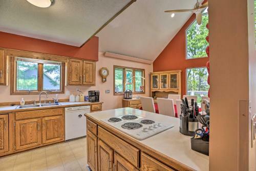 Lake Cumberland Home With Deck And Water Access!