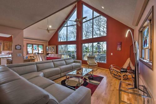 Lake Cumberland Home With Deck And Water Access!