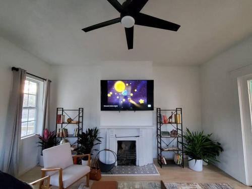 Cheerful 3 Bedroom House With A Cozy And Warm Feel