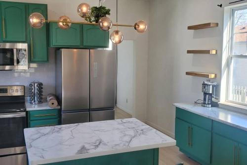 Cheerful 3 Bedroom House With A Cozy And Warm Feel