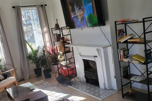 Cheerful 3 Bedroom House With A Cozy And Warm Feel