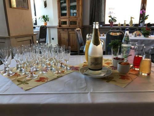 Hostal Bauer�s Pension-restaurant-catering