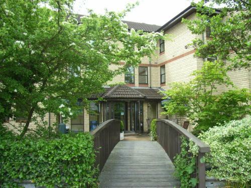 Hostal Riverside House