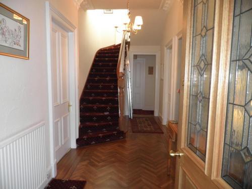 Hostal Douglas Park Guest House