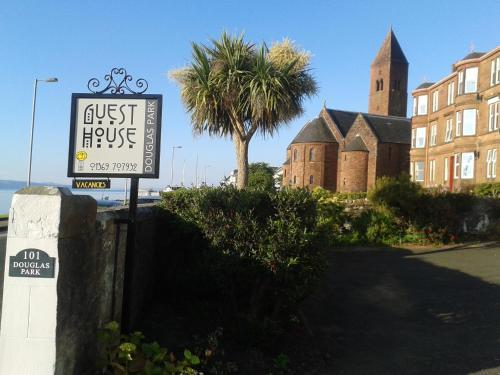 Hostal Douglas Park Guest House