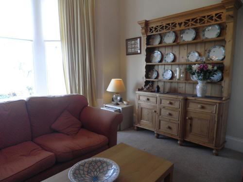 Hostal Douglas Park Guest House