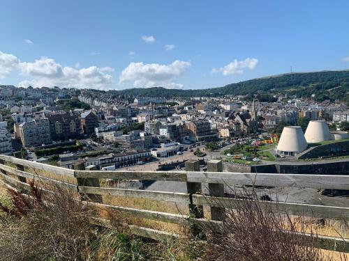 Charming Apartment Ilfracombe Central Location