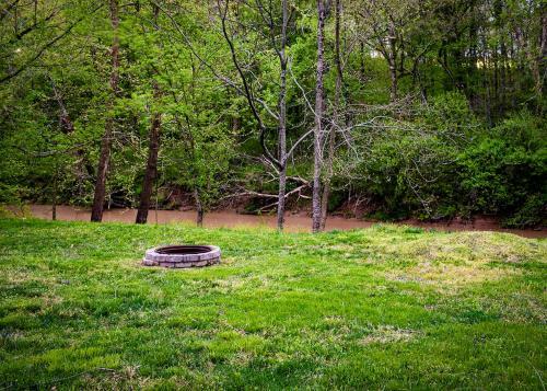 The Red River Retreat River Access Fun In Backyard