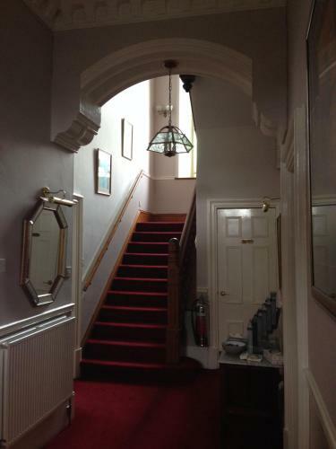 Hostal Davaar House Hotel