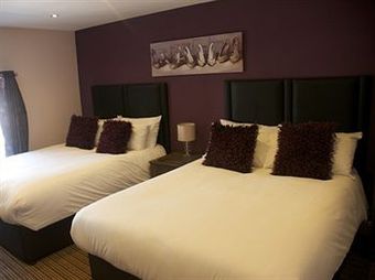 The Three Horseshoes Hotel