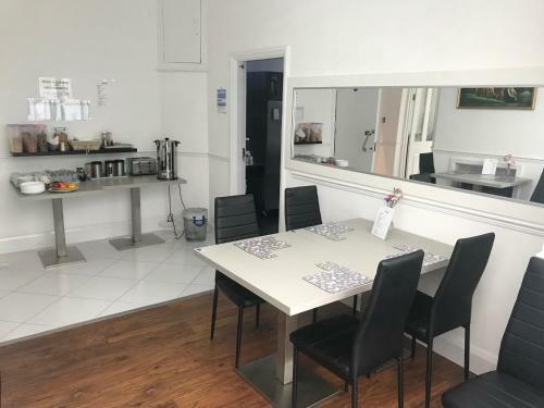 Hostal Highbury Guest House