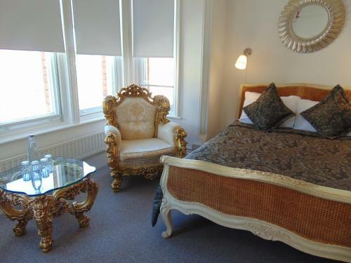 Bed & Breakfast Holywell House
