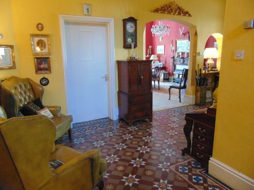 Bed & Breakfast Holywell House